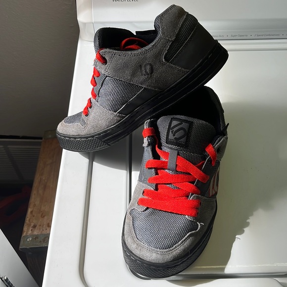 ❗️SOLD❗️ Five Ten Freerider Mountain Biking Shoes Mens 6.5 or Womens 8 🚴 - Picture 3 of 12